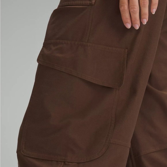 Lululemon Light Utilitech Cargo Pocket High-Rise Pant Sz.27 - Picture 4 of 5